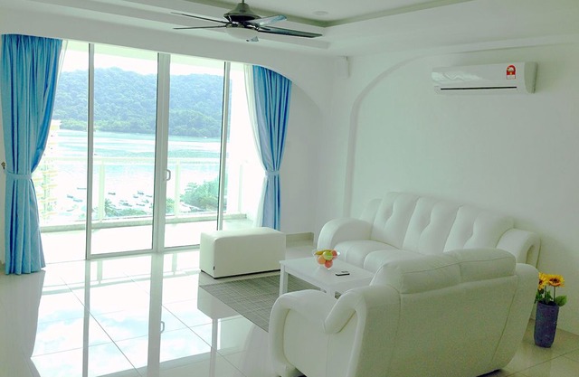 Penang Santorini Homestay @ Summerton