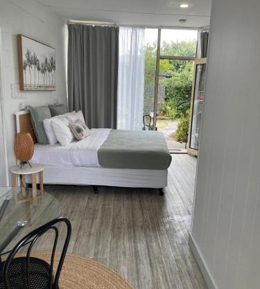 Peninsula Beach Motel