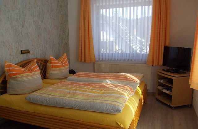 Pension Gästehaus Ehrenberg Double Room 6 with Balcony - Gästehaus Ehrenberg