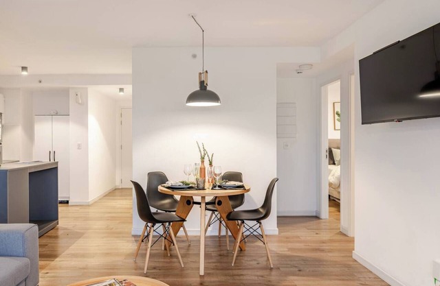 Penthouse | 24h on-site concierge | Outdoor gymnasium