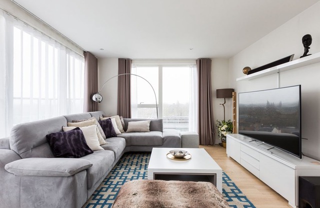 ★ PENTHOUSE 2BR ★ w\car parking ★ walk to Kew Gardens