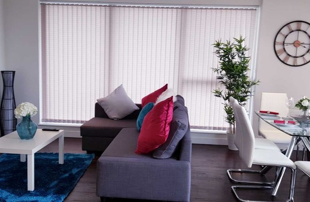 ★ PENTHOUSE 2BR ★ w\car parking ★ walk to Kew Gardens