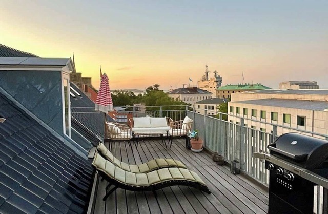 Penthouse doublex w water view