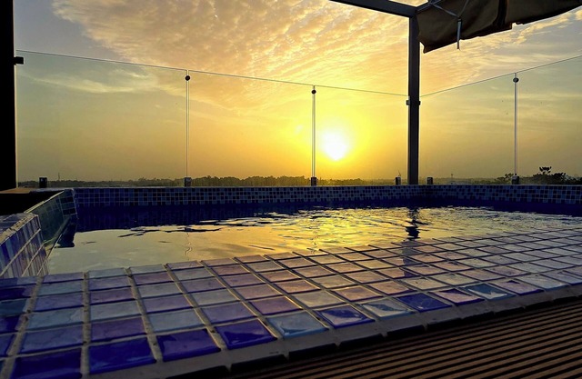 Penthouse gated with private terrace and pool near the US Embassy