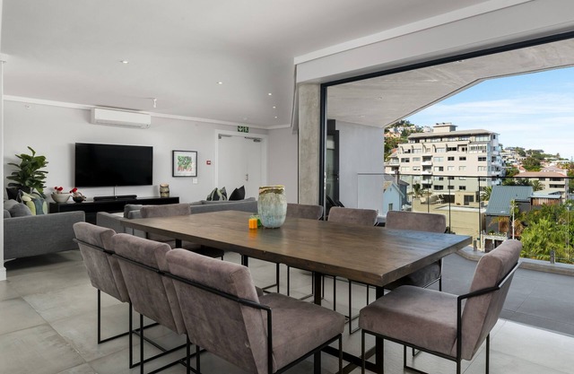 Penthouse with Gorgeous Mountain and Ocean Views