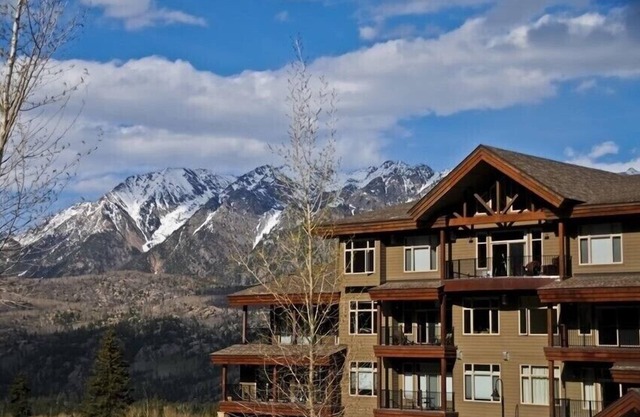 Peregrine Point Condo by the Main Plaza - Walk to Slopes