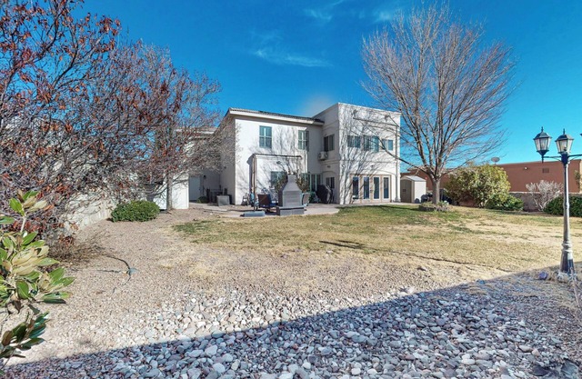 Perfect 3-bedroom house with AC in charming Las Cruces