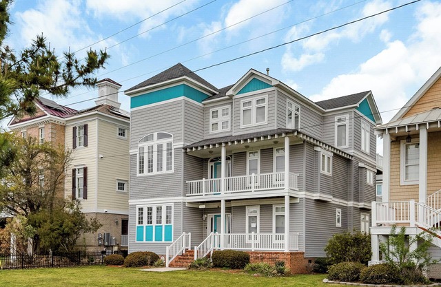 Perfect Beach Home w/Ocean Views in Norfolk! Sleeps 10!