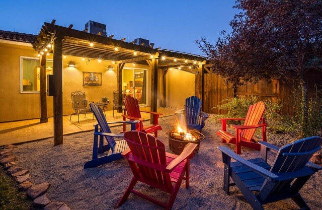 Perfect Downtown Location - Fenced Yard - Dog Friendly - Ping Pong/Pool
