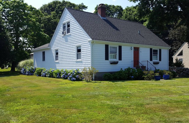 Perfect for Fall. Tidy, quiet house w/Porch. Sleeps 7