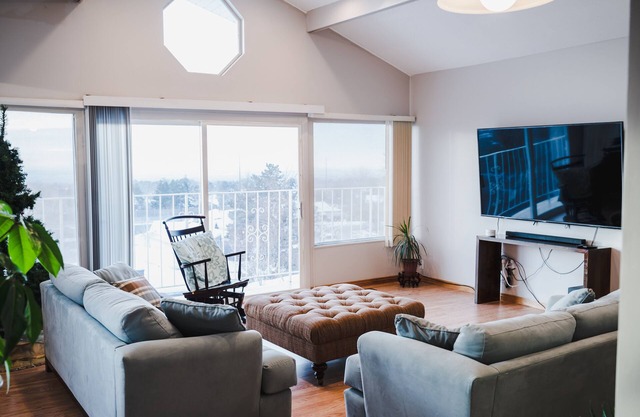 Perfect Location! Perfect View!