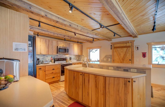 Perfect Pagosa Mountain Cabin - private trail - details @ Pagosacabinrental.com