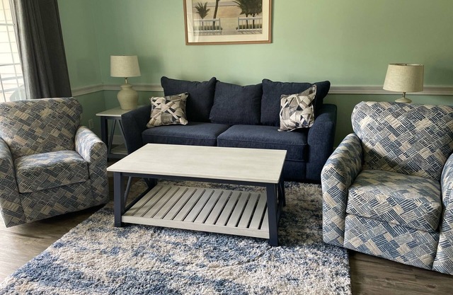 Perfect Pet Friendly 2 bedroom condo! 1st Floor