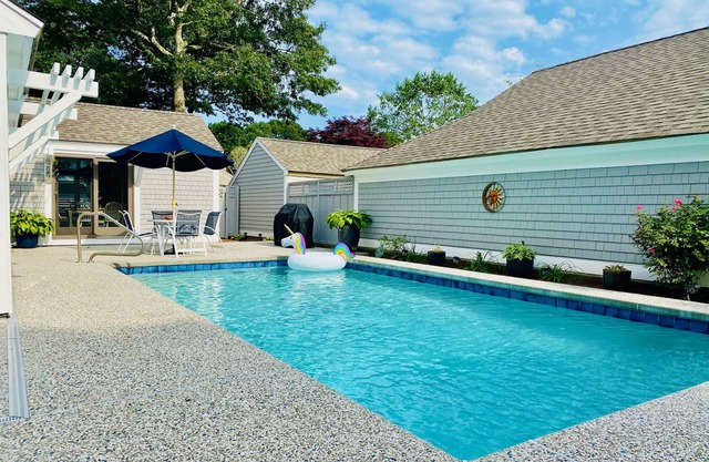 Perfect Vacation House with Private Pool in New Seabury
