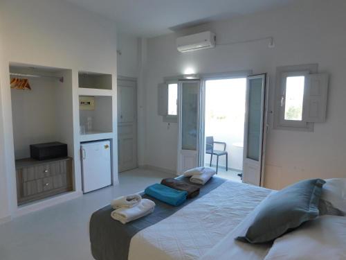 Perissa South Beach Suites