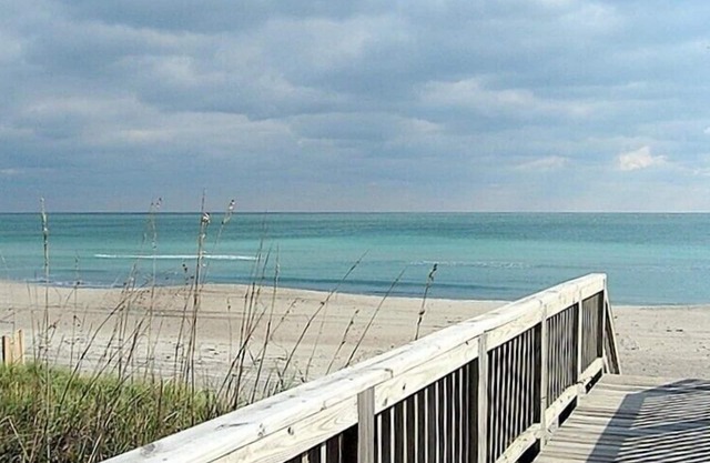 Pet Friendly And Cozy Oceanfront Cottage w/Views From Nearly Every Room