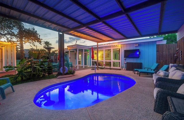 Pet-Friendly Beach Bungalow with Heated Pool & Outdoor Entertainment -Sleeps 10!