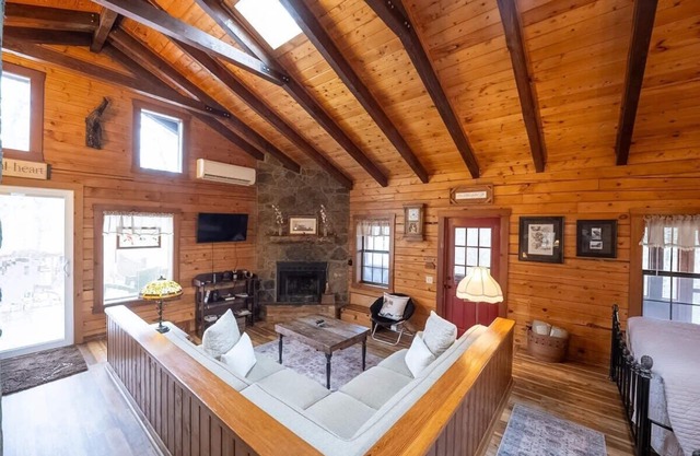 Pet Friendly Cabin! Fire Pit, Mountains, Trails