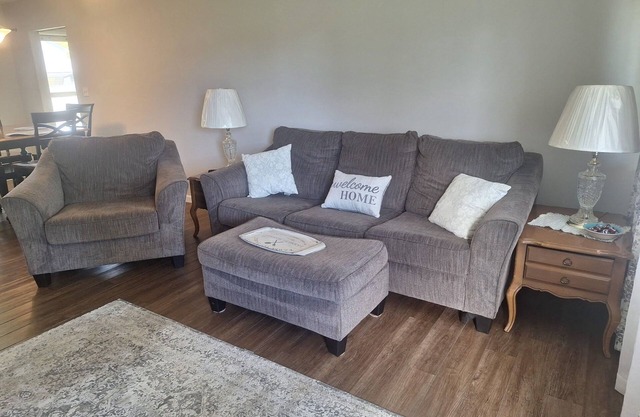 Pet Friendly, clean, 3-bedroom house in Austintown. Great, Quiet location!