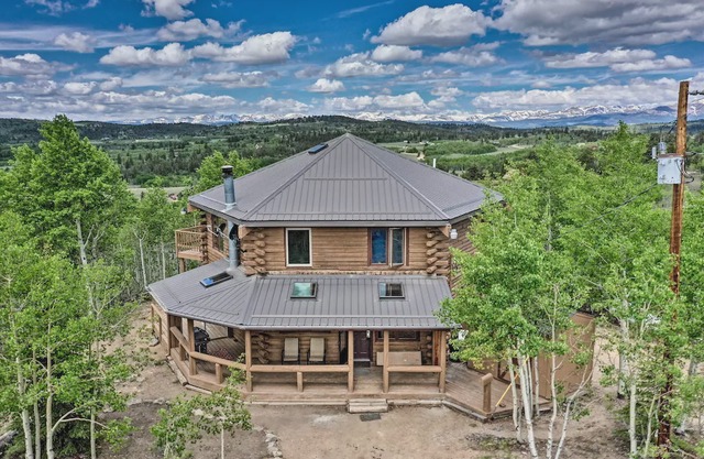 Pet Friendly Como Cabin w/ Mountain Views!