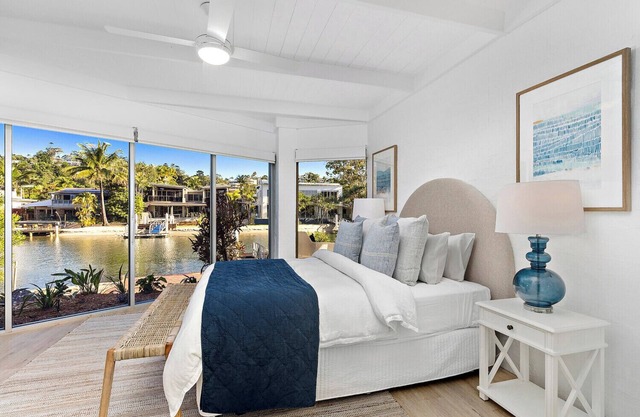 Pet Friendly - Ground Floor Riverfront 2 Bedroom Apartment - 350m to Beach