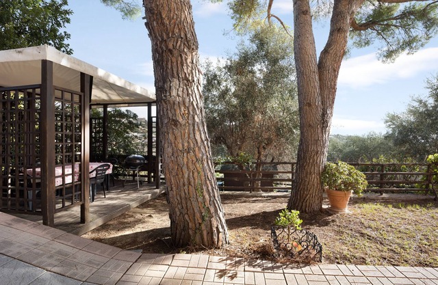 Pet-Friendly Holiday Home "Mare" with Sea View, Garden & Wi-Fi