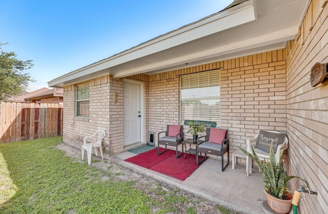 Pet-Friendly Home w/Private Fenced Yard & Grill