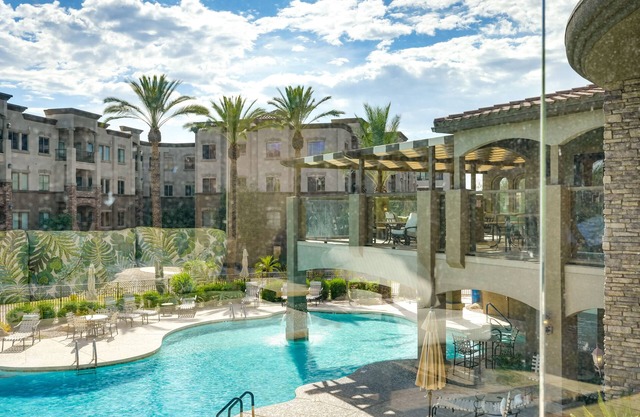 Pet-Friendly Phoenix Condo w/Community Amenities