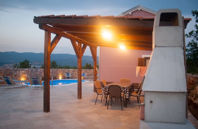 Pet friendly villa with private pool, 300 meters from beach in peacefull area