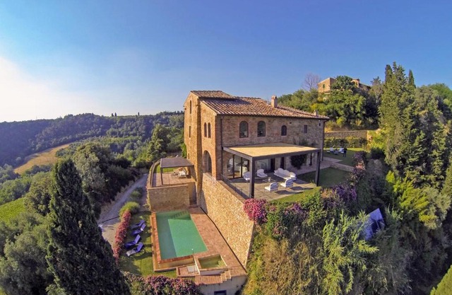 Petrognano Villa Sleeps 16 Pool Air Con WiFi