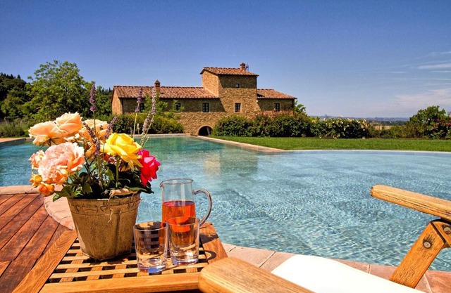 Petrognano Villa Sleeps 16 Pool Air Con WiFi