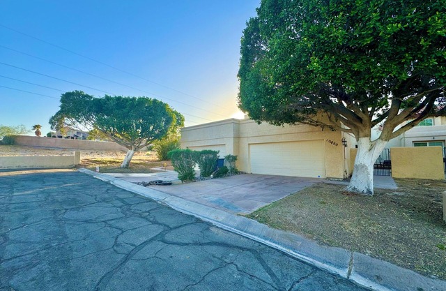 PETS STAY FREE! 2 bed/2.5 ba townhome on Golf Course in the Foothills of Yuma