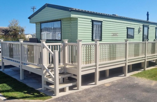Pg151 PALM GROVE THE GOLDEN PALM CHAPEL ST LEONARDS