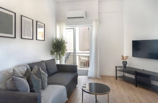 Phaedrus Living: City Breeze Residences Urbanity