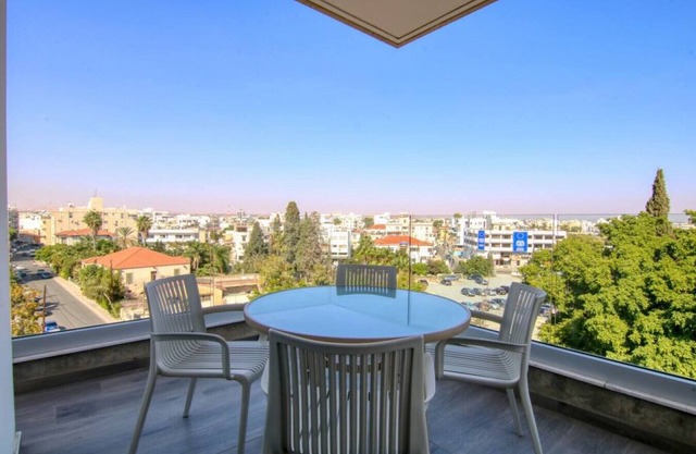 Phaedrus Living: Coral Suites Aquatic