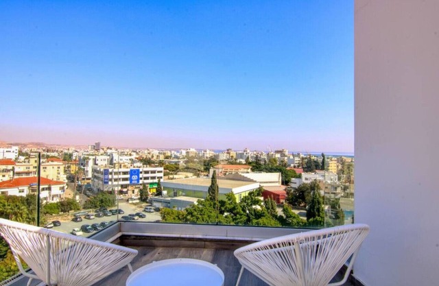 Phaedrus Living: Coral Suites Bliss