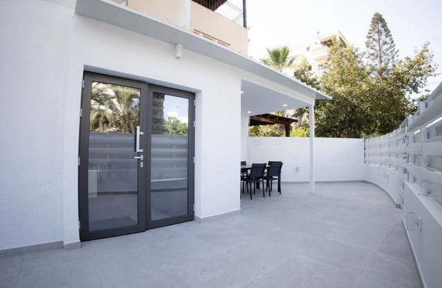 Phaedrus Living: Luxury Mackenzie Flat
