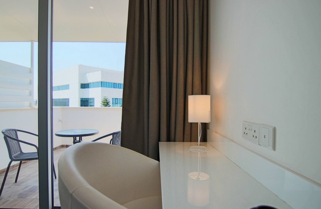 Phaedrus Living Luxury Suite Nicosia 506