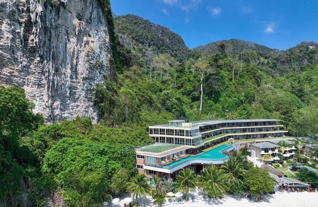 Phi Phi Cliff Beach Resort
