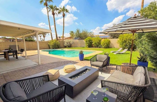 Phoenix Retreat Family Pool, Fire Pit Golf