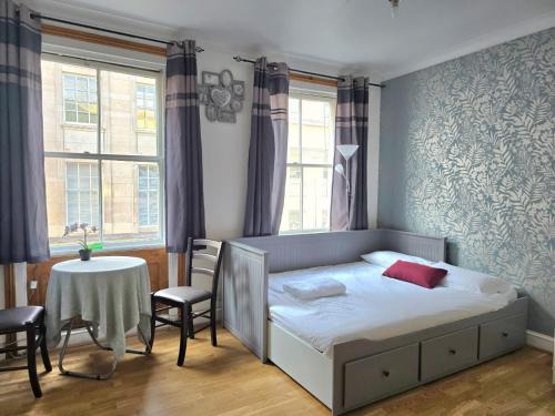Piccadilly Theatreland Studio