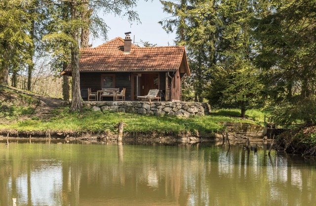 Picturesque Cottage "Weiherhäuschen" with Patio & Garden; Parking Available