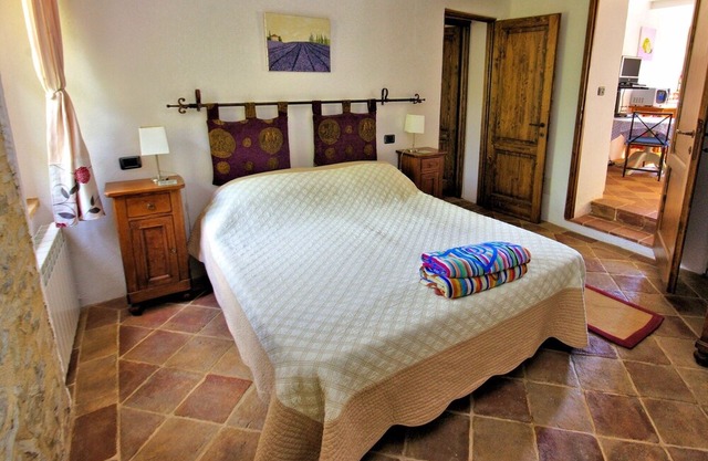 Pietramelina- Beautiful Stone Farmhouse with Pool in Quiet Valley Setting