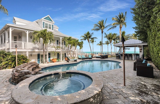 Pineapple Beach : 5 BR, 4.5 BA in Islamorada, Sleeps 10