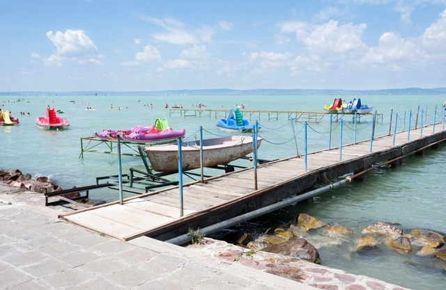 Pink Panther Ap.3 - Two Bedroom Apartment, Sleeps 5
