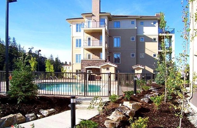 Pinnacle Pointe Resort # 2320- 2Bedroom-2Bath - 90 Day Min -