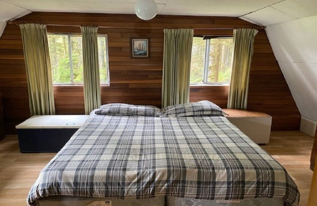 Pitt Lake Cabin - Boat Access Only