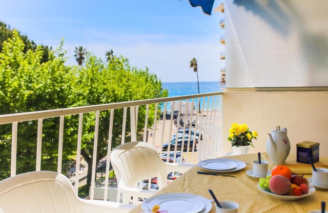 PLAGE DU MIDI AP4145 Cannes, by Riviera Holiday Homes
