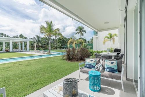 Playa Bonita Amazing Condo at Lake View