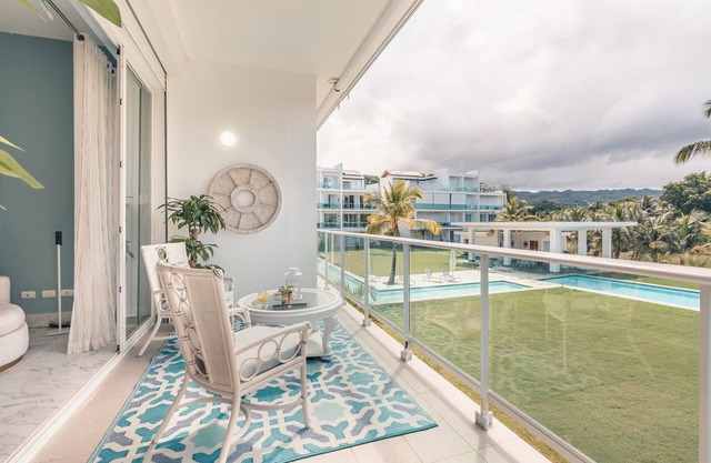 Playa Bonita lavish Apartment at Lake View 42B